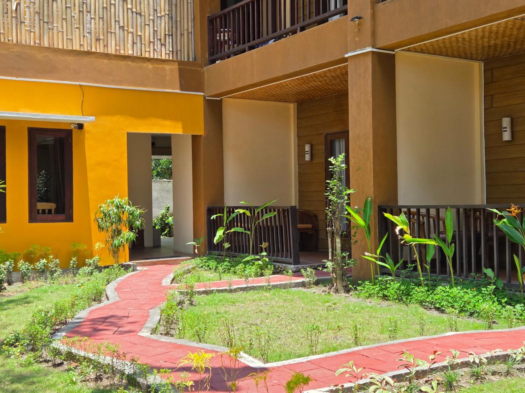 Hotel Sunsethouse Lombok Mangsit Exteriér fotografie
