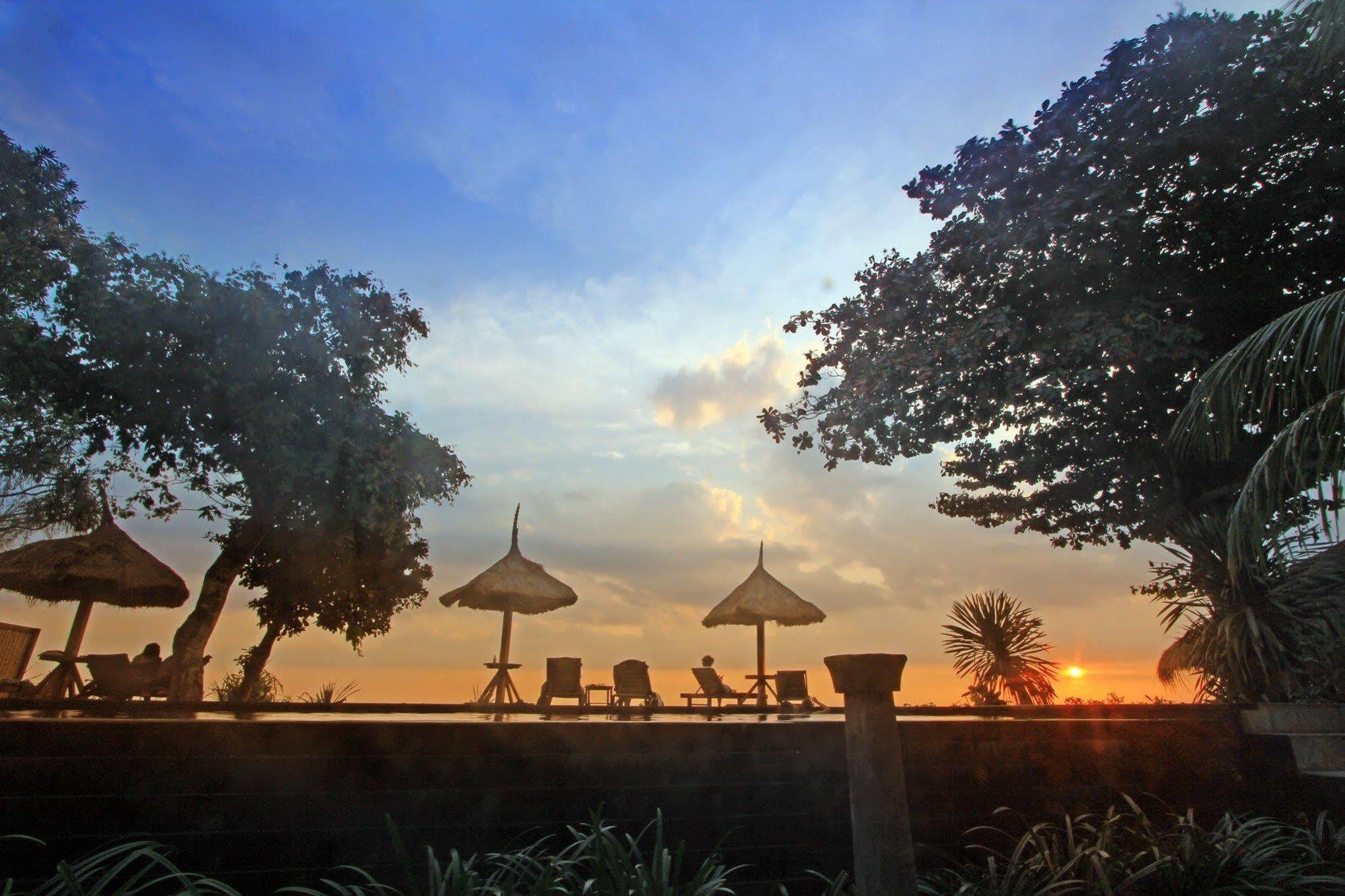 Hotel Sunsethouse Lombok Mangsit Exteriér fotografie